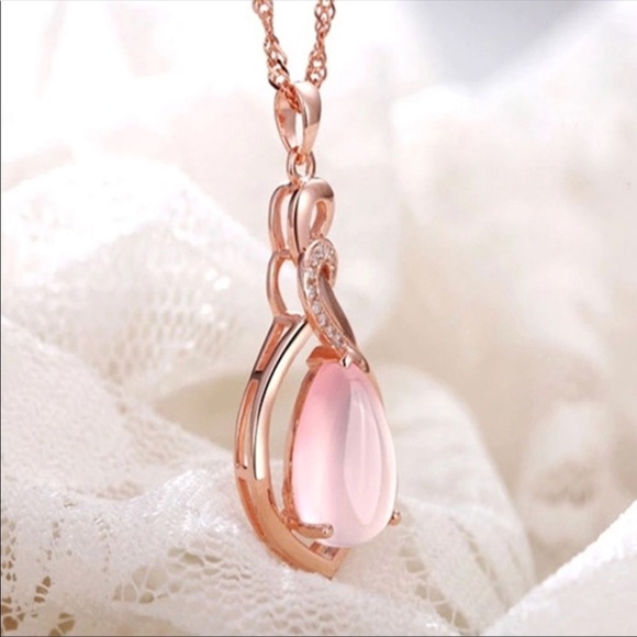 Lotus opal crystal Rose gold plated Necklace - Picture 4 of 9